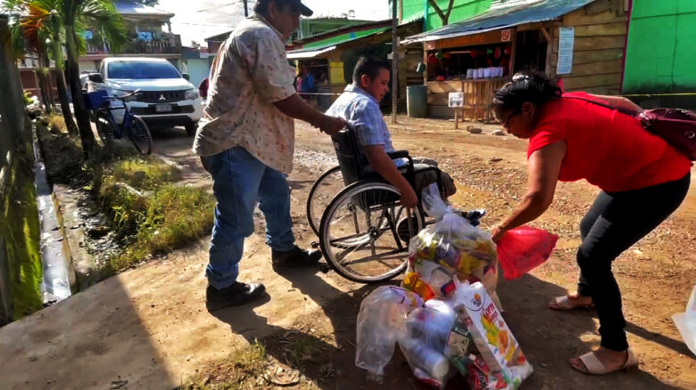 Ayuda humanitaria para las familias con personas con discapacidad más vulnerables afectadas por el huracán Julia en Nicaragua